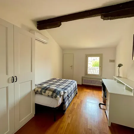 Charming Loft On A Square *