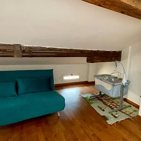 Charming Loft On A Square