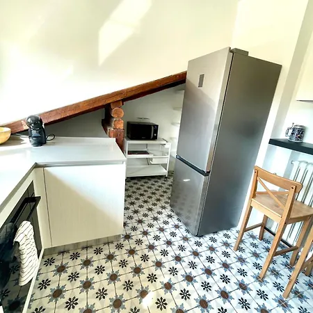 公寓 Charming Loft On A Square